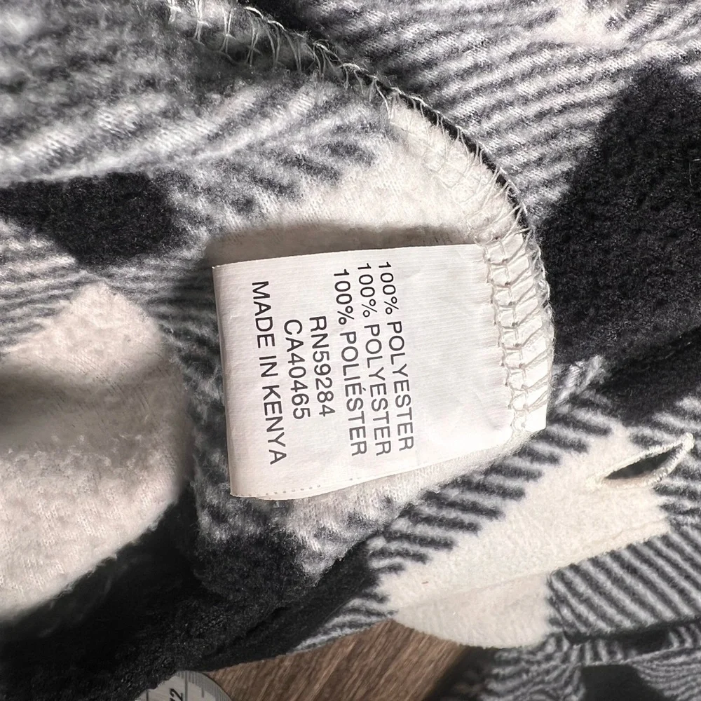 Children’s Place‎ Black and White Flannel 3T